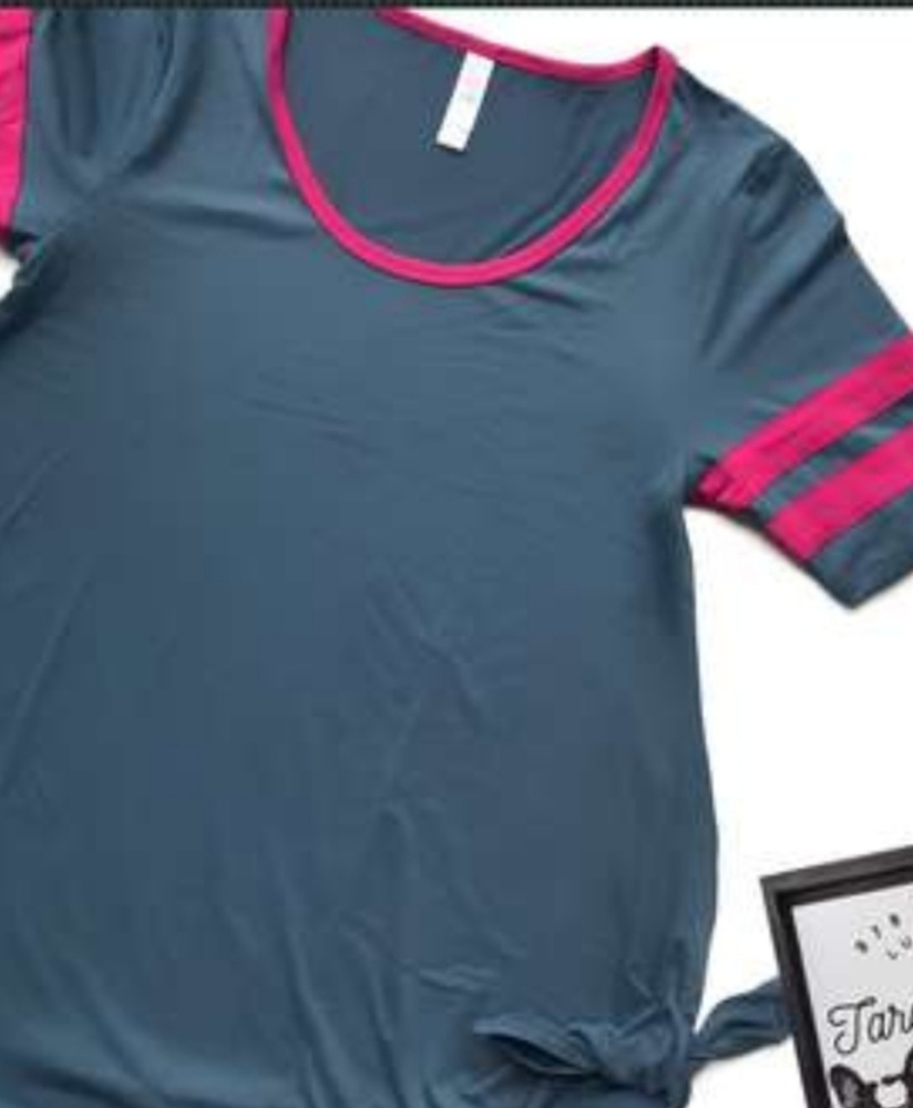 NWT, LULAROE XS PERFECT TEE
